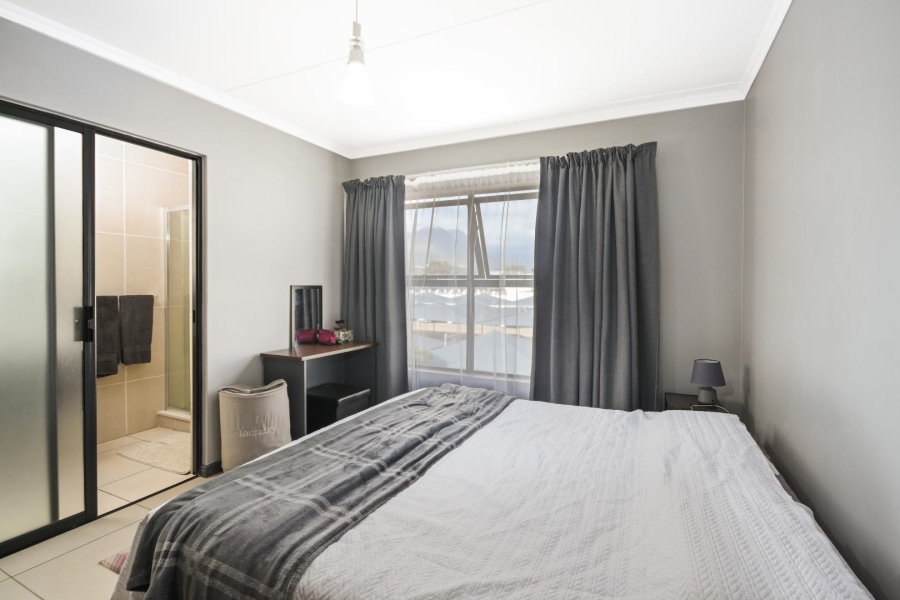 To Let 3 Bedroom Property for Rent in De Velde Western Cape